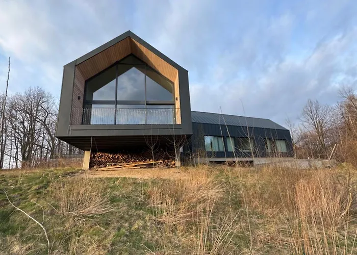 Karkonosze. Tuz Nad Ziemia. Villa Staniszow